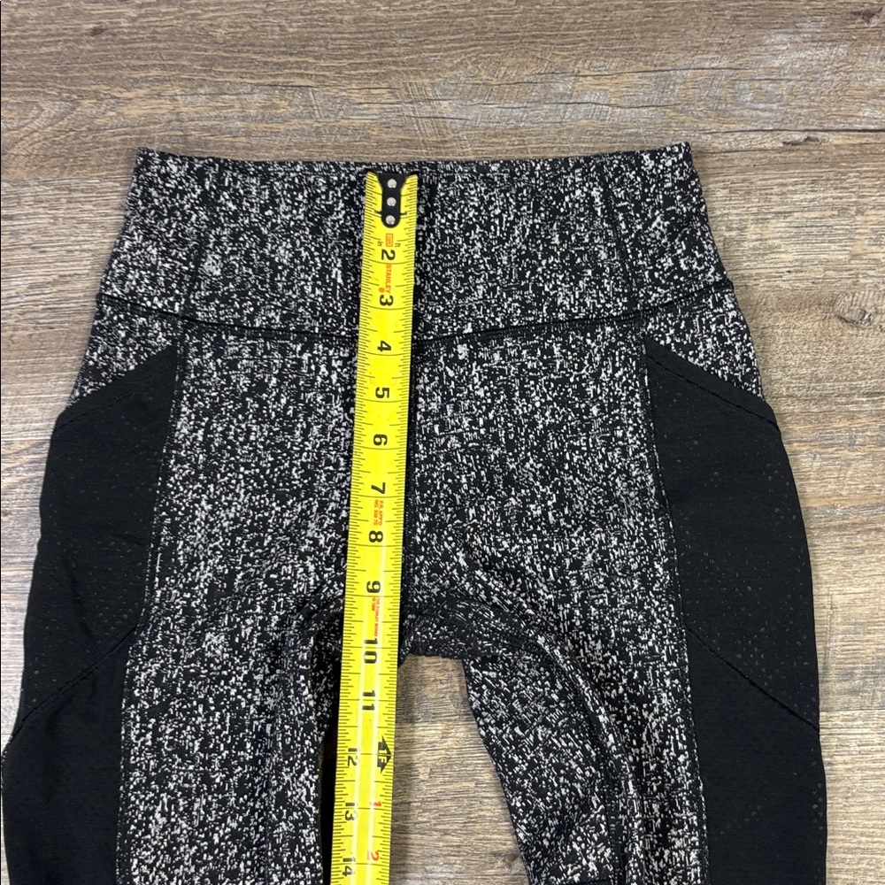 Lululemon Fit Physique Crop (19") - Picture 8 of 9